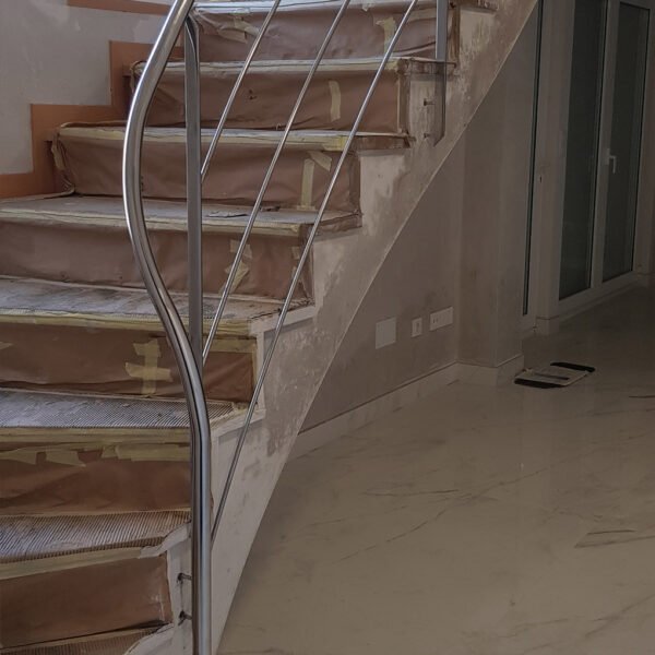 Instalación de escalera de inox