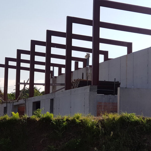 estructuras metalicas en nave industrial