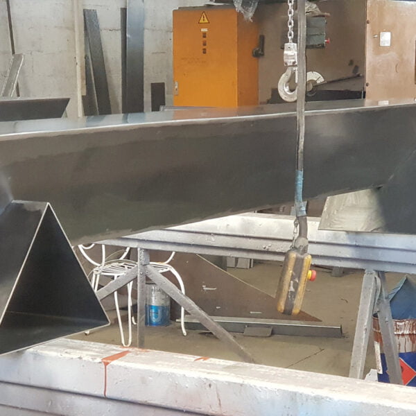 mobiliario metalico obra publica